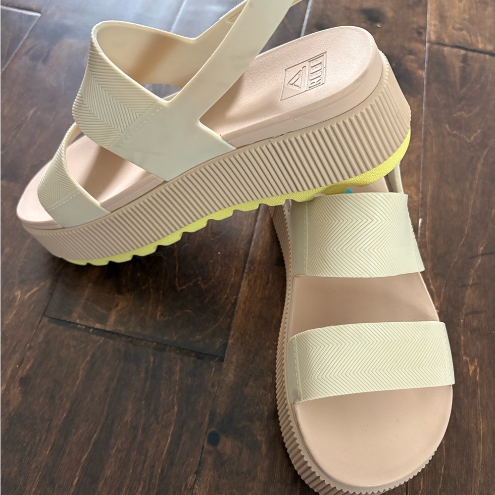Reef Women’s Platform Sandals in Beige with Yellow Accent